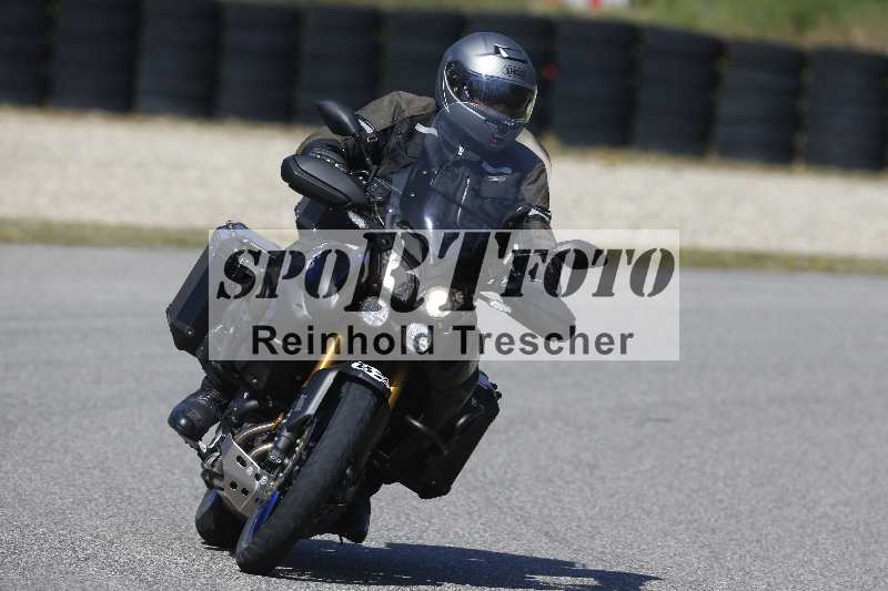 /01 02.04.2026 MAZ ADR/Gruppe gelb Gruppe gruen/82